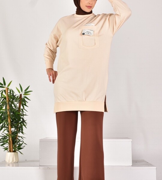 10597 PUANE İKİ İPLİK KUMAŞ CEP VE YAZI DETAYLI SWEATSHIRT-TAŞ