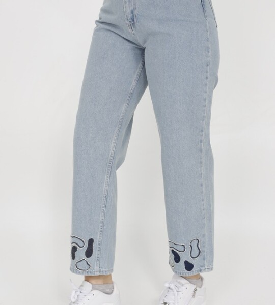 18136 Puane Paçası Nakış ve Taş Detaylı Mom Jeans Pantolon