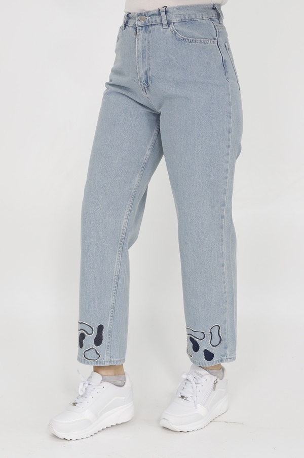 18136 Puane Paçası Nakış ve Taş Detaylı Mom Jeans Pantolon