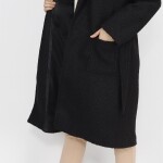 8101 Kruvaze Yaka Cep Detaylı Kuzu Tüyü Kaban-SİYAH