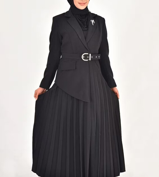 1314 DOUBLE KUMAŞ ETEĞİ PİLİSE DETAYLI KRUVAZE YAKA TESETTÜR ELBİSE-SİYAH