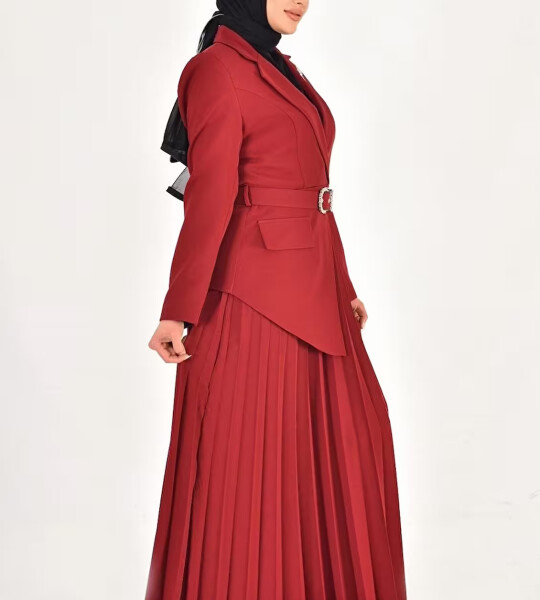 1314 DOUBLE KUMAŞ ETEĞİ PİLİSE DETAYLI KRUVAZE YAKA TESETTÜR ELBİSE-BORDO