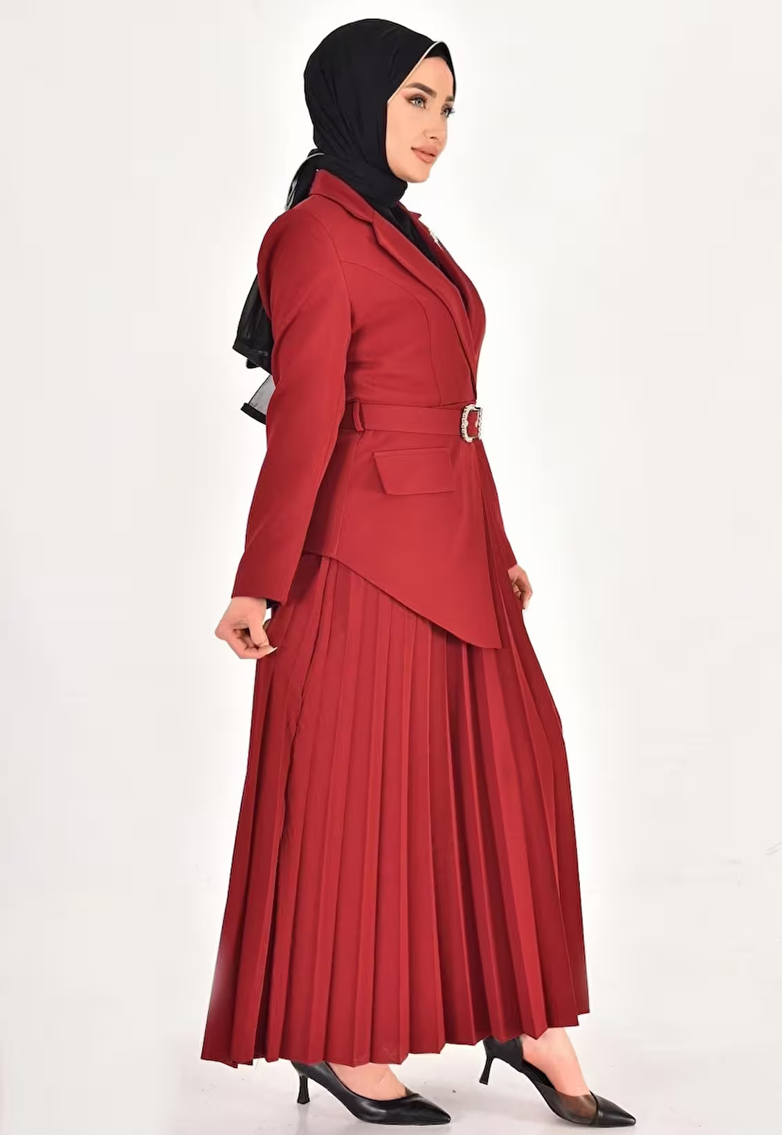 1314 DOUBLE KUMAŞ ETEĞİ PİLİSE DETAYLI KRUVAZE YAKA TESETTÜR ELBİSE-BORDO