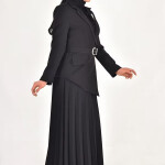 1314 DOUBLE KUMAŞ ETEĞİ PİLİSE DETAYLI KRUVAZE YAKA TESETTÜR ELBİSE-SİYAH