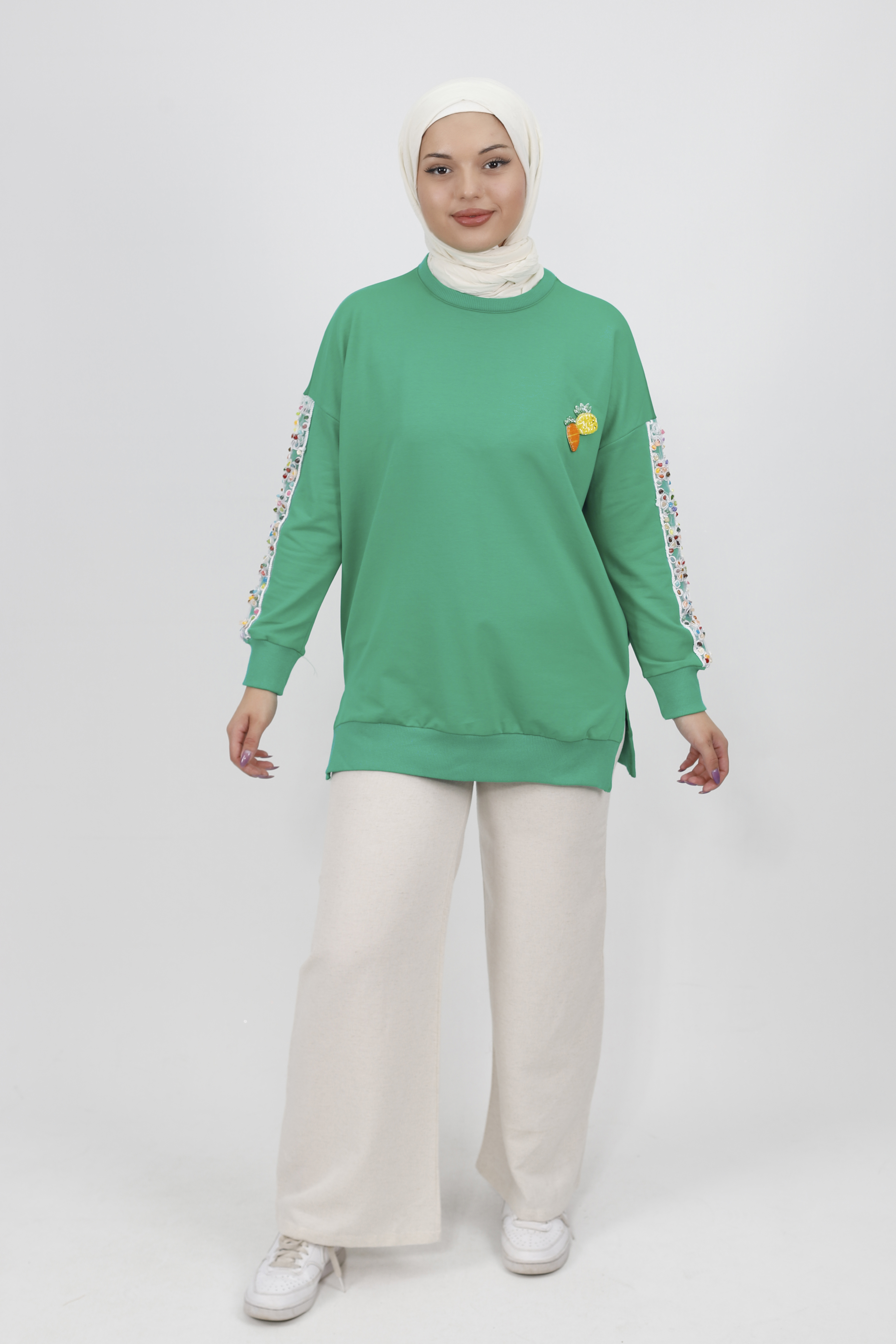 23009 Kolları Nakış Detaylı 2 İplik Sweatshirt