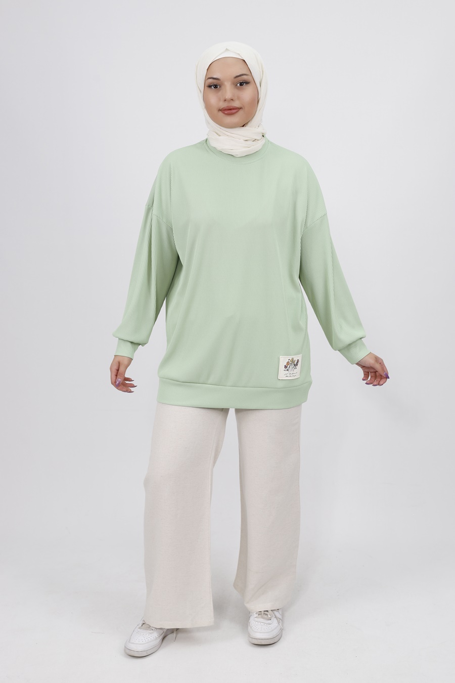 30427 Bürümcük Kumaş Arma Detaylı Sweatshirt