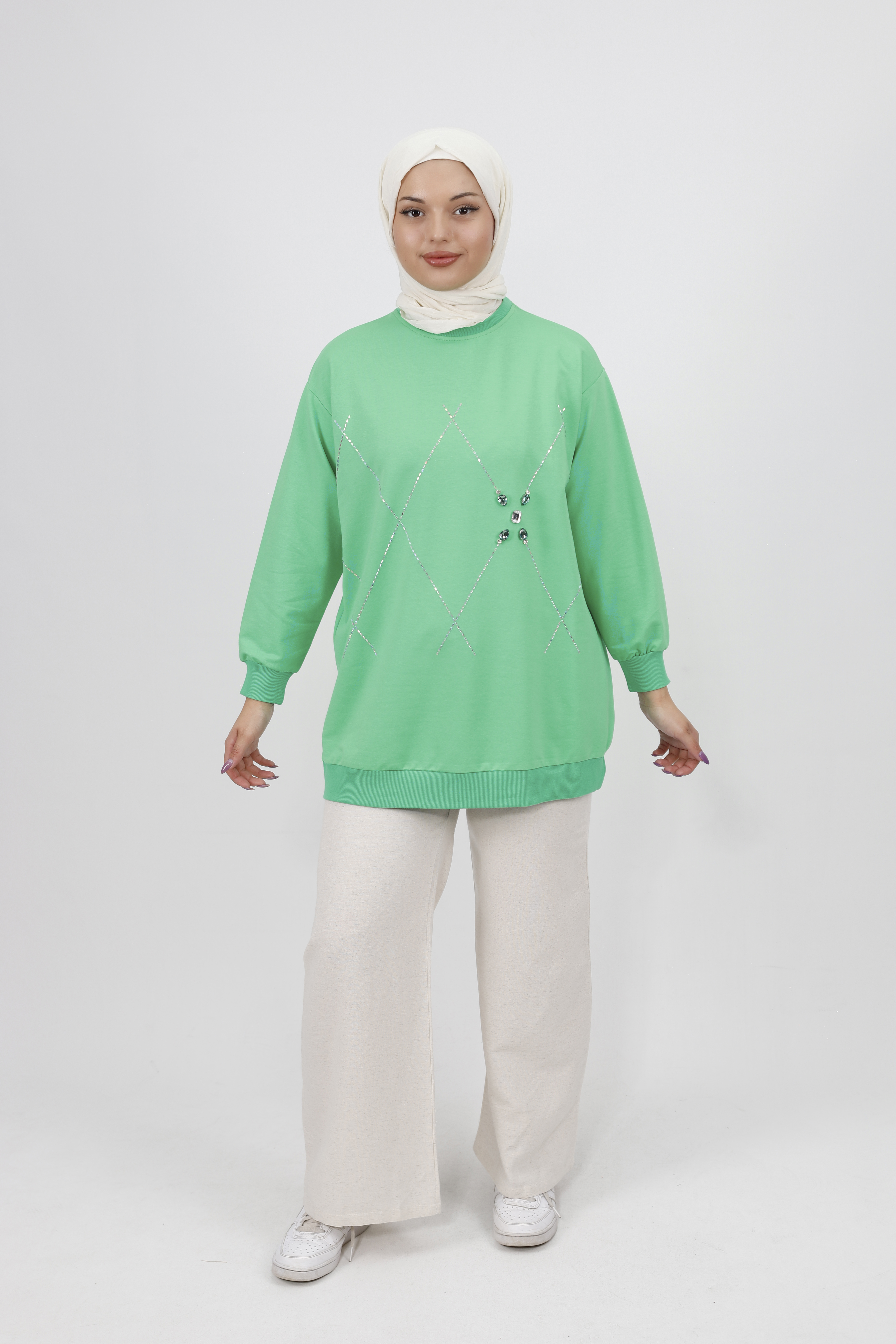 2196 Taş Desenli 2 İplik Kumaş Sweatshirt