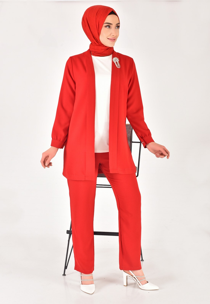 2554 Krep Kumaş Taş Aksesuar Detaylı Tesettür Üçlü Takım-KIRMIZI