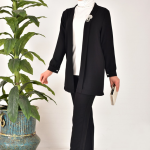 2554 Krep Kumaş Taş Aksesuar Detaylı Tesettür Üçlü Takım-SİYAH