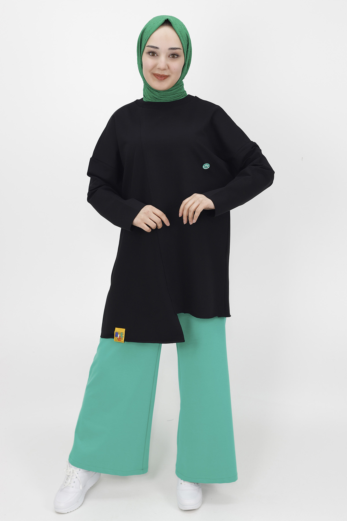 10238 Rozet Detaylı Sweatshirt