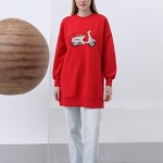 10636  İki İplik Kumaş Scooter Nakış Detaylı Tesettür Sweatshirt-Kırmızı