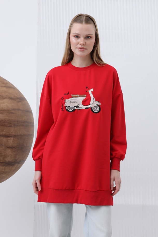 10636  İki İplik Kumaş Scooter Nakış Detaylı Tesettür Sweatshirt-Kırmızı